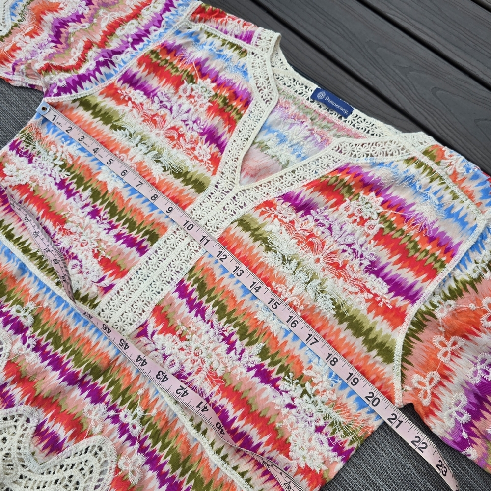 Democracy V-Notch Neck Peplum Crochet Printed Woven top, S, EUC - Picture 10 of 11